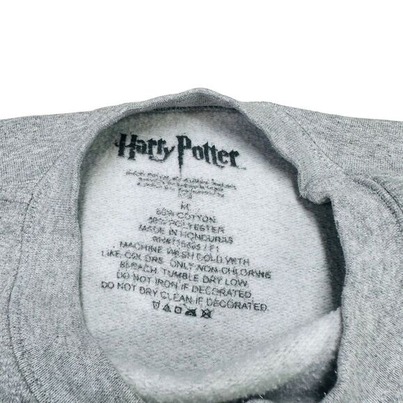 Harry Potter Heather Gray Hogwarts Crest Sweatshirt - Size Medium - Picture 10 of 11